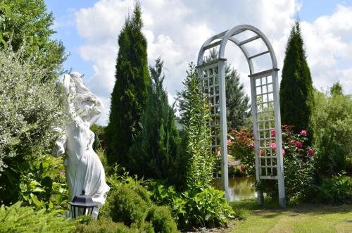 Zdjęcie przedstawiające figurkę Leśny Dworek Domasławice.